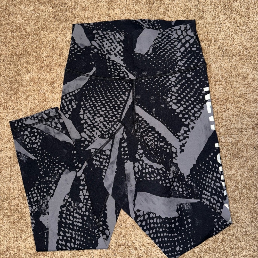 Lululemon x Soulcycle Black and Gray Patterned Leggings